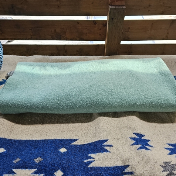 Vintage 100% Wool Blanket - Picture 2 of 5